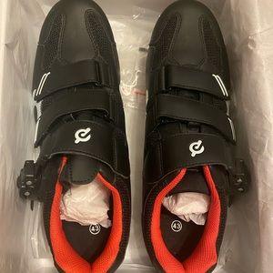 Brand new Peloton shoes. Size 43.